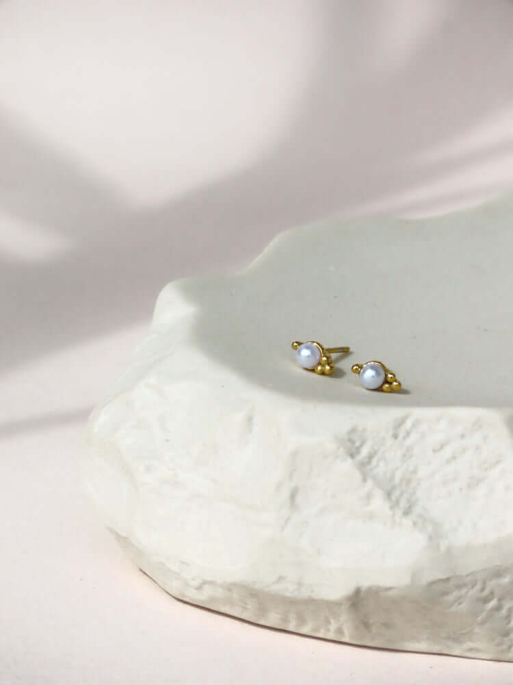 Boucles d'oreilles puces nacrées en acier inoxydable