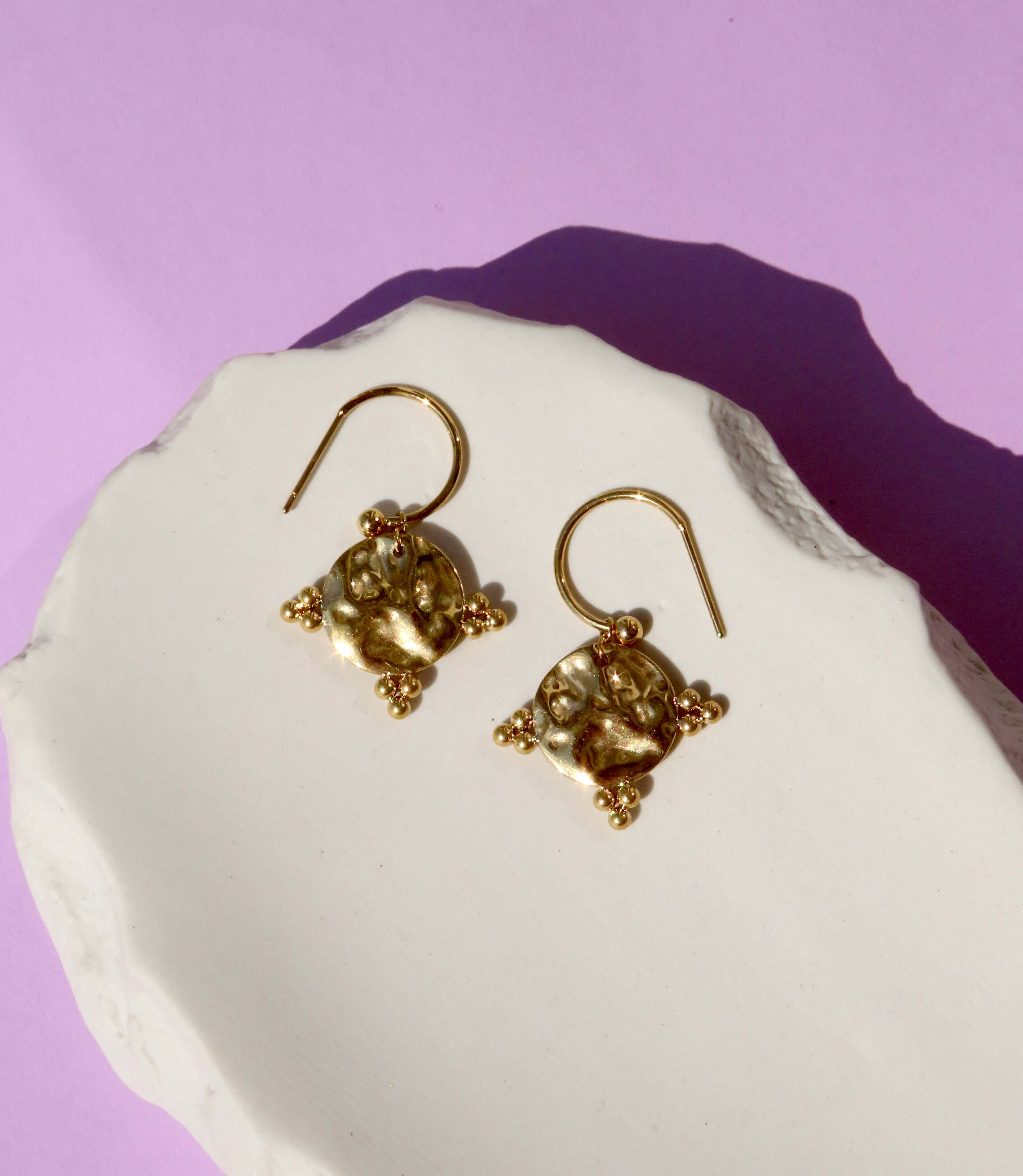 Boucles d'oreilles créoles en acier inoxydable Hammered Ornaments