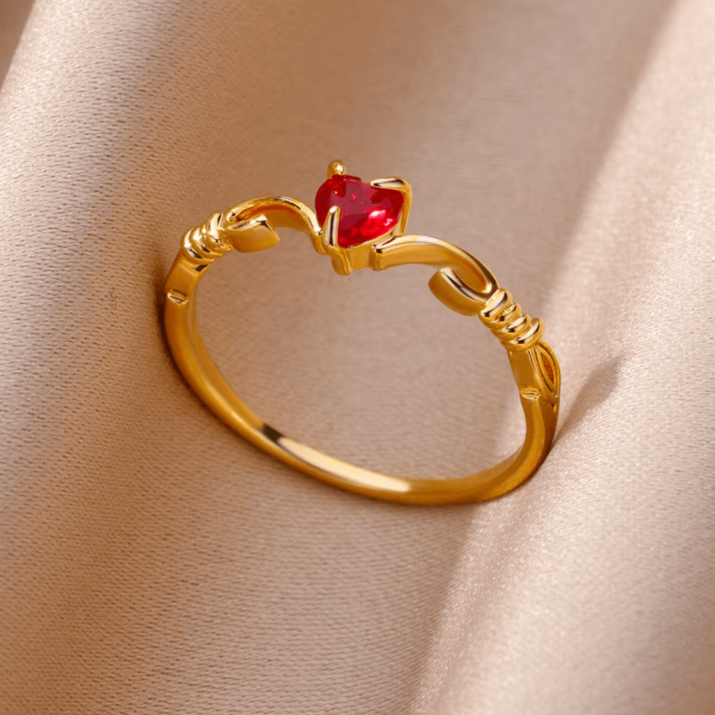 Herz Ring - vergoldeter Edelstahl mit Zirkonia