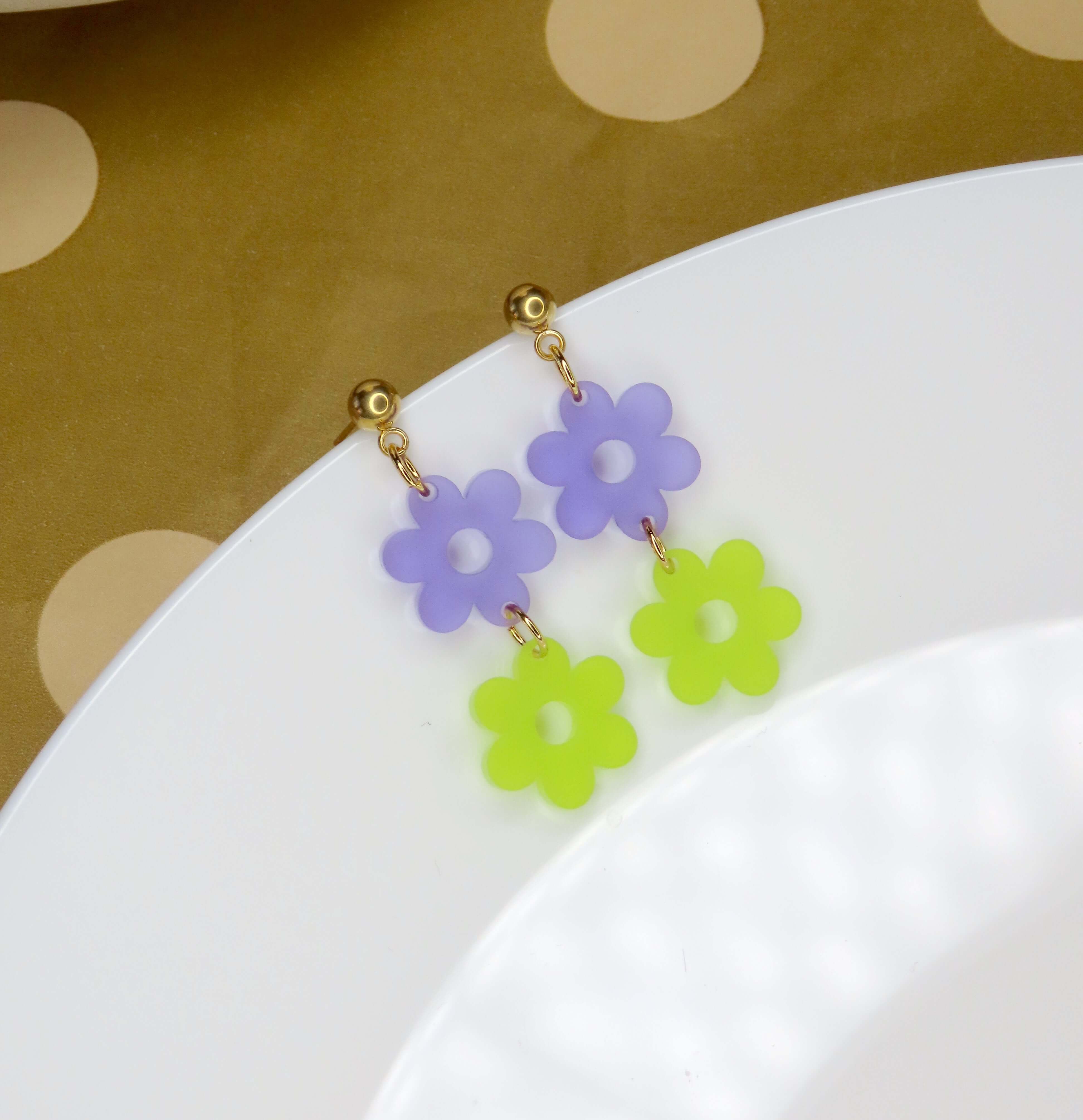 Boucles d'oreilles fleurs colorées violet citron vert