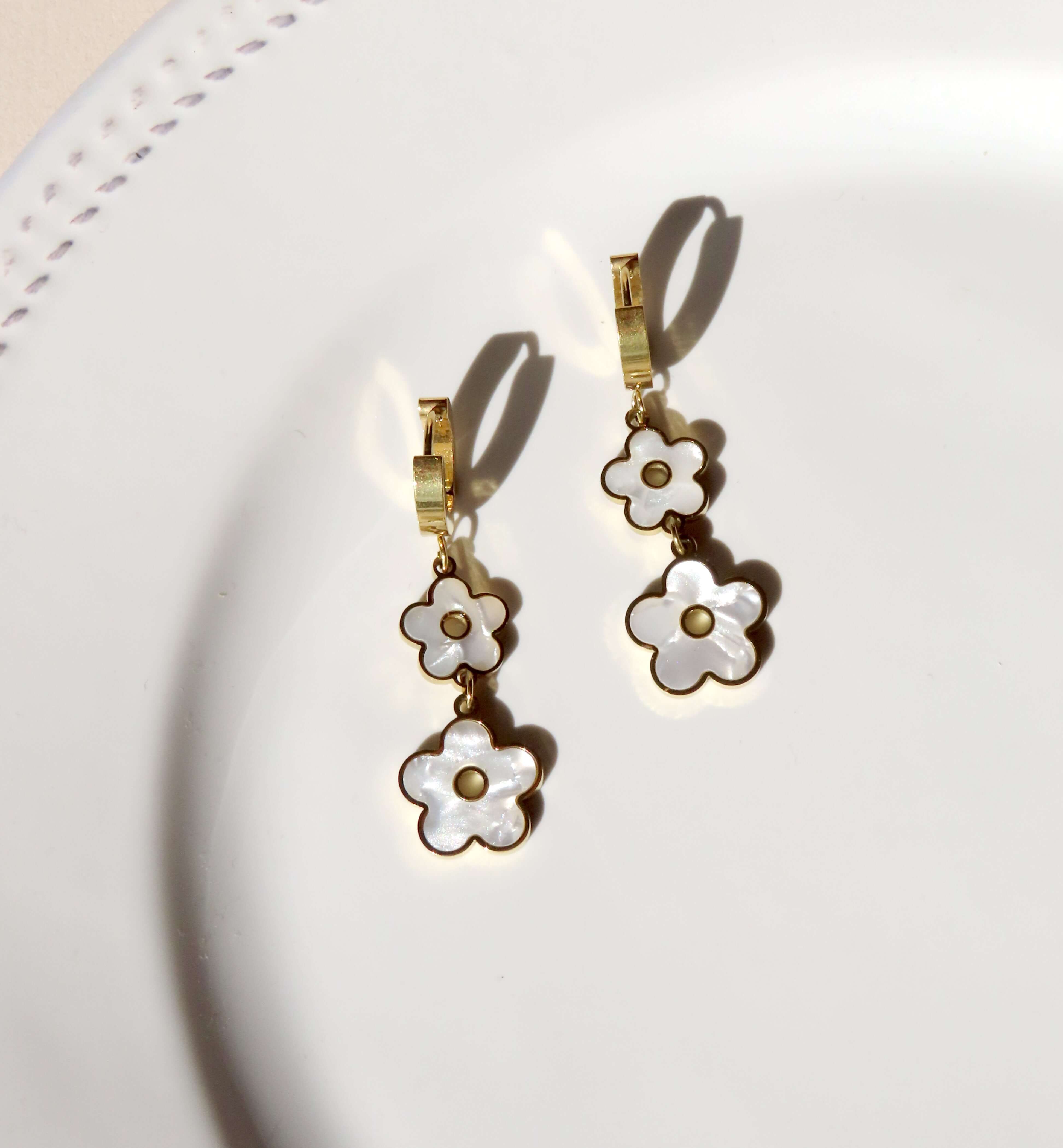 Double Flower hoop earrings made of stainless steel