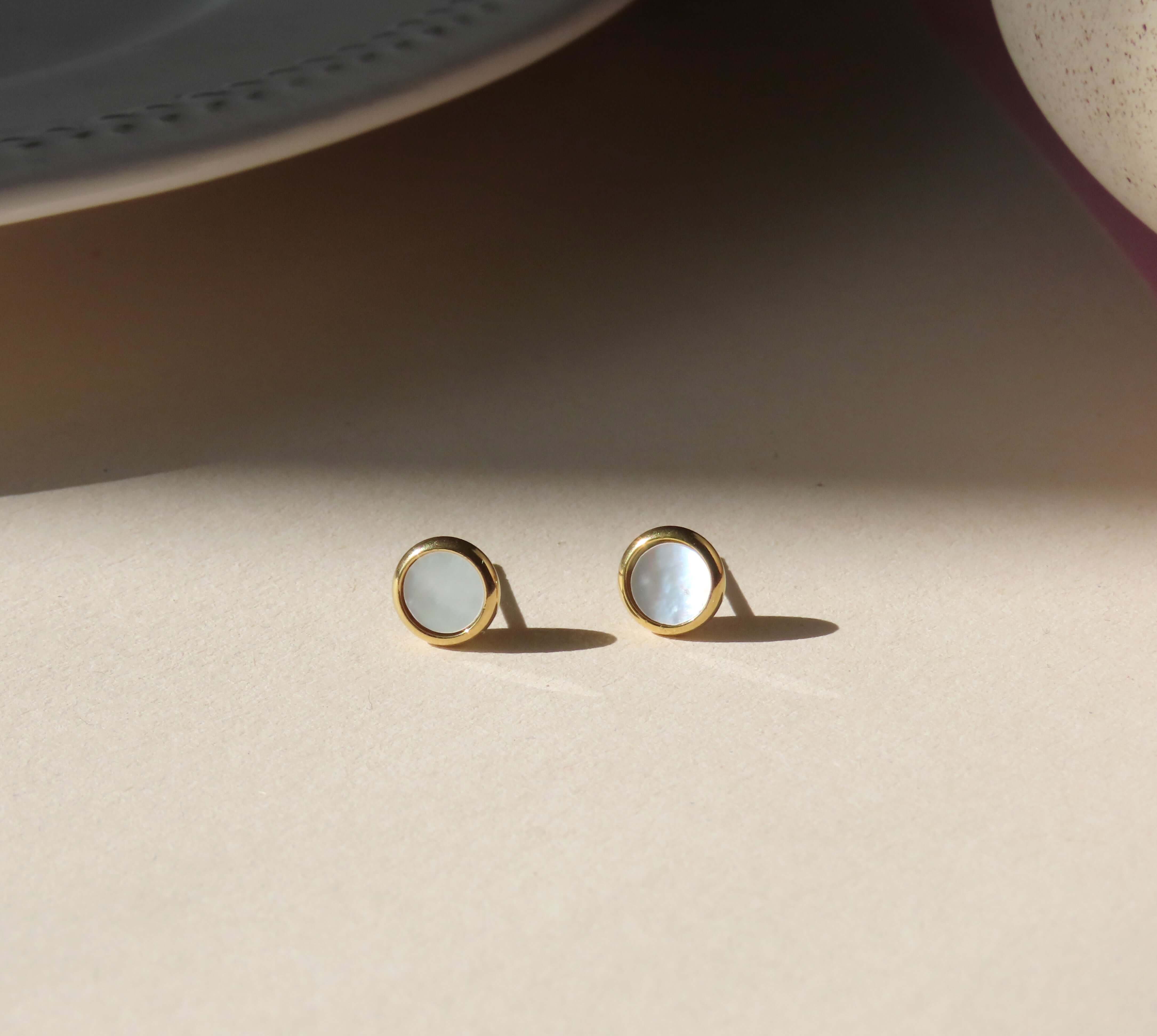 Mini Shell Earrings made of stainless steel