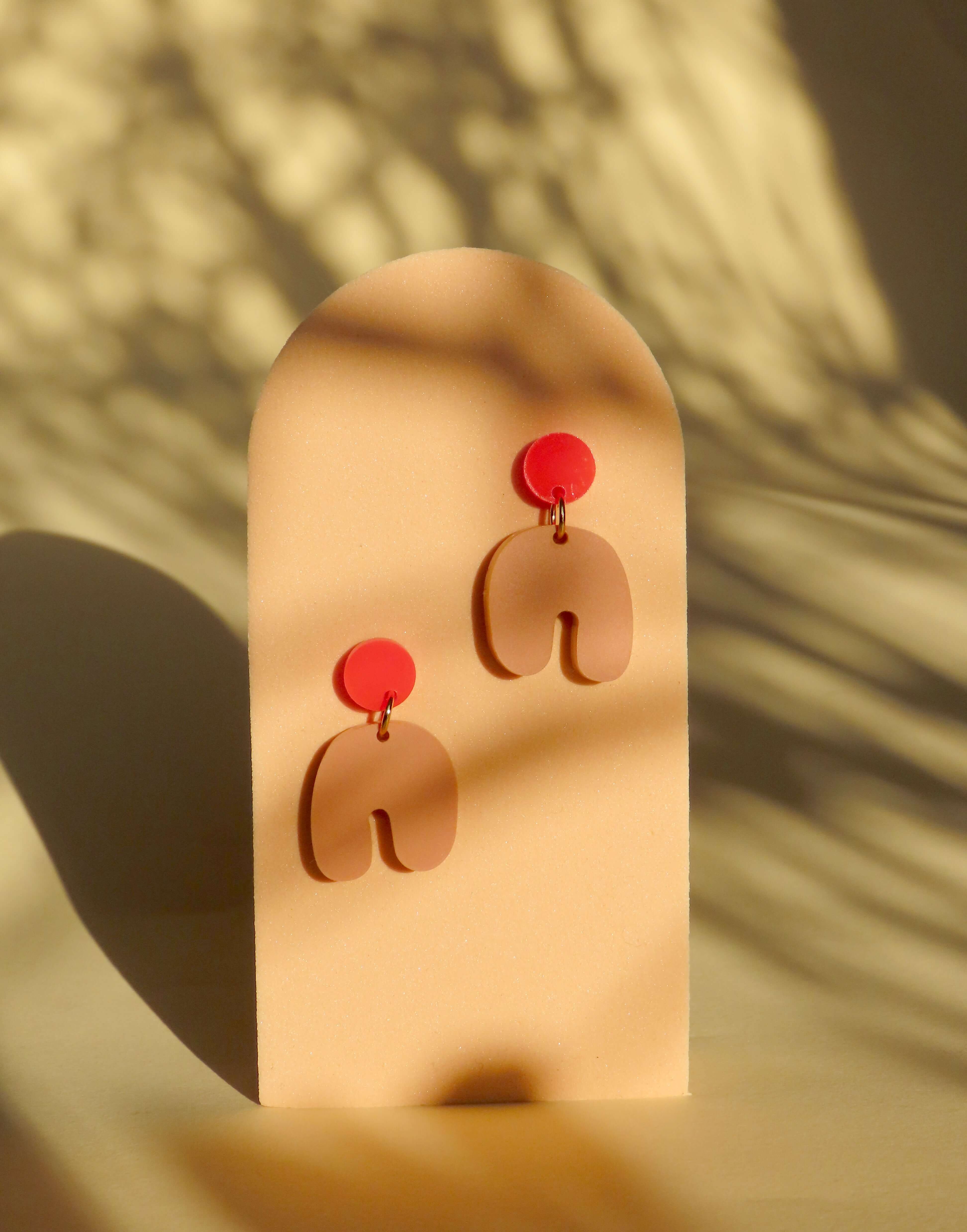 Small Squishy Arch earrings in lilac light yellow