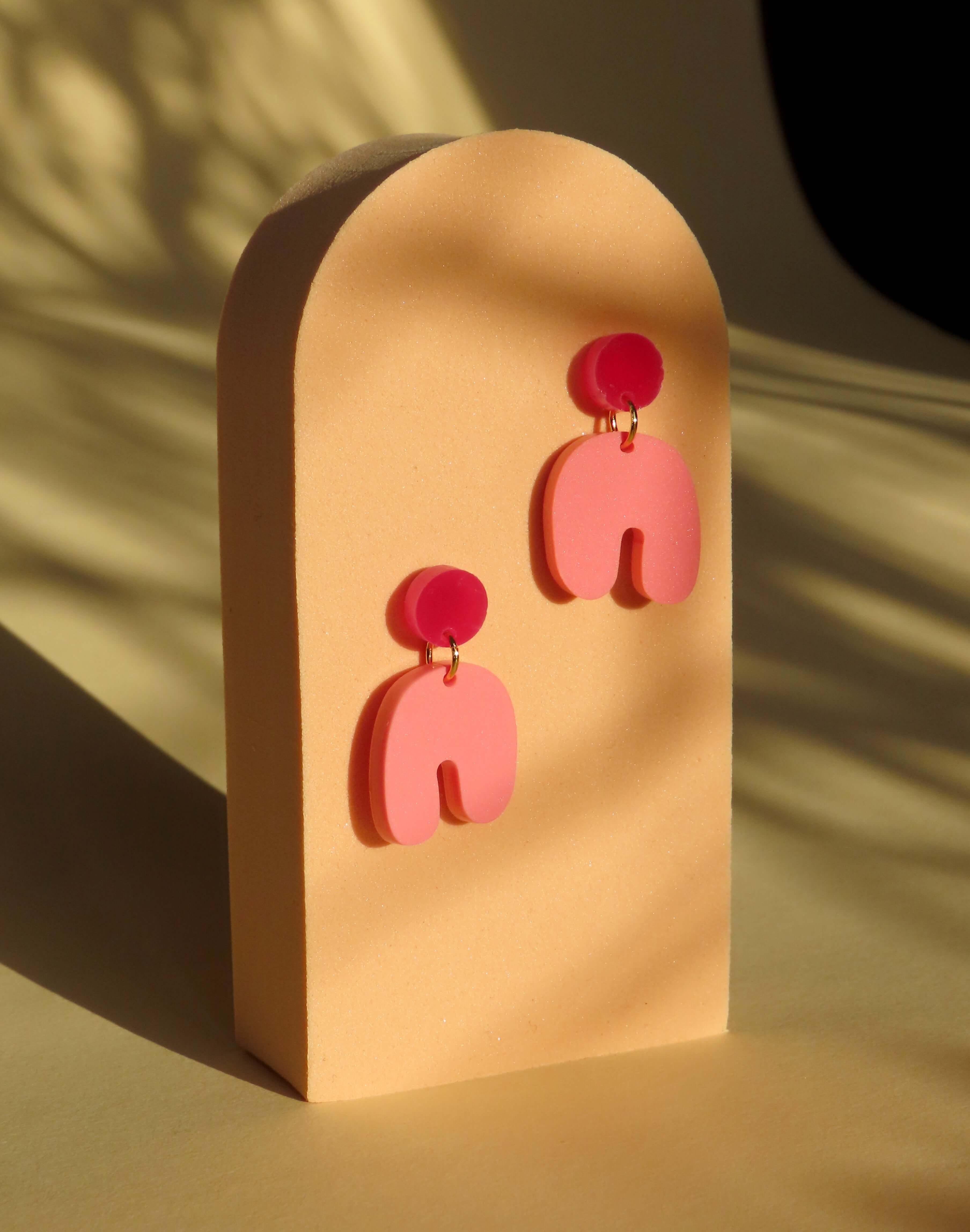 Small Squishy Arch earrings in lilac light yellow