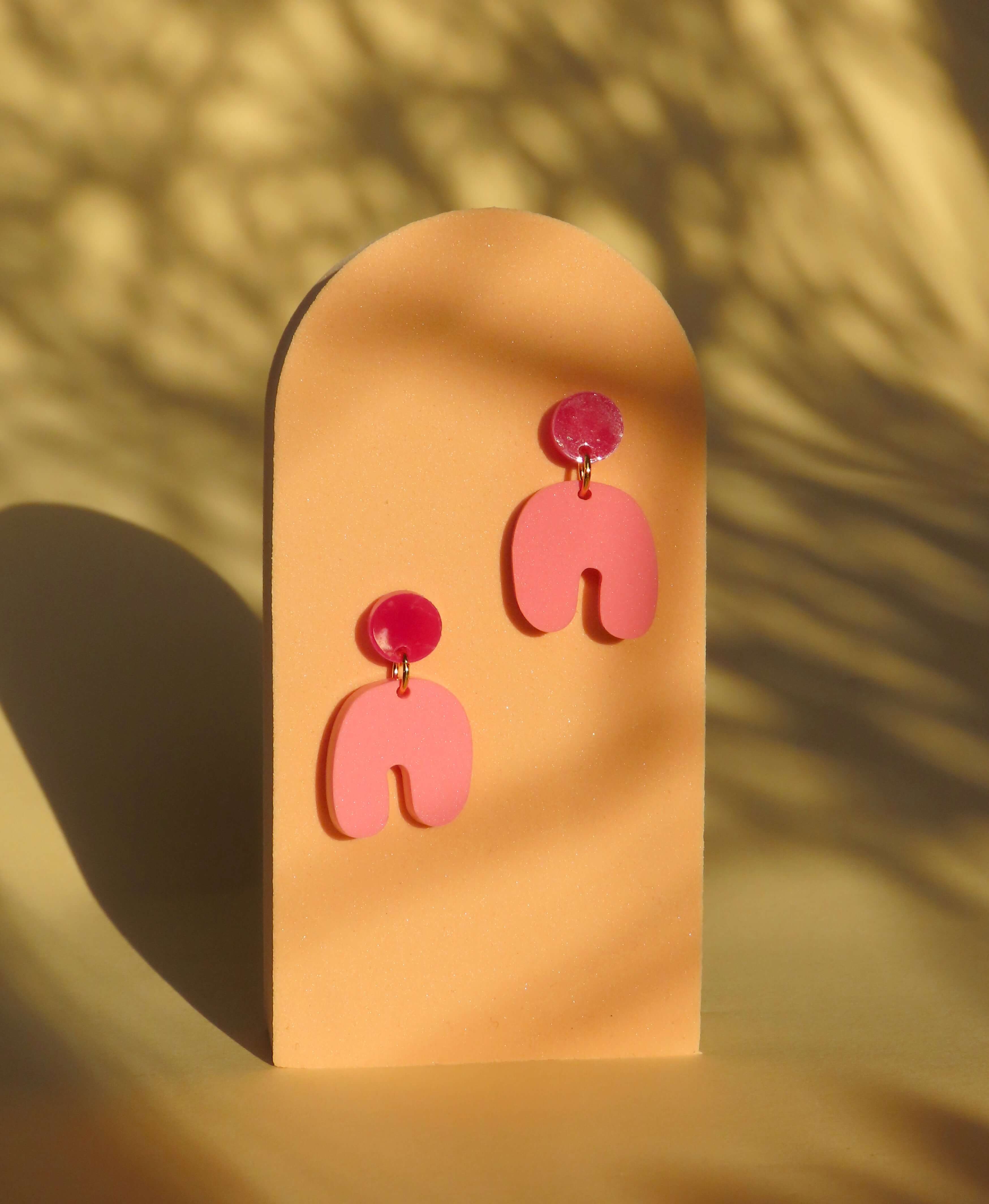 Small Squishy Arch earrings in lilac light yellow