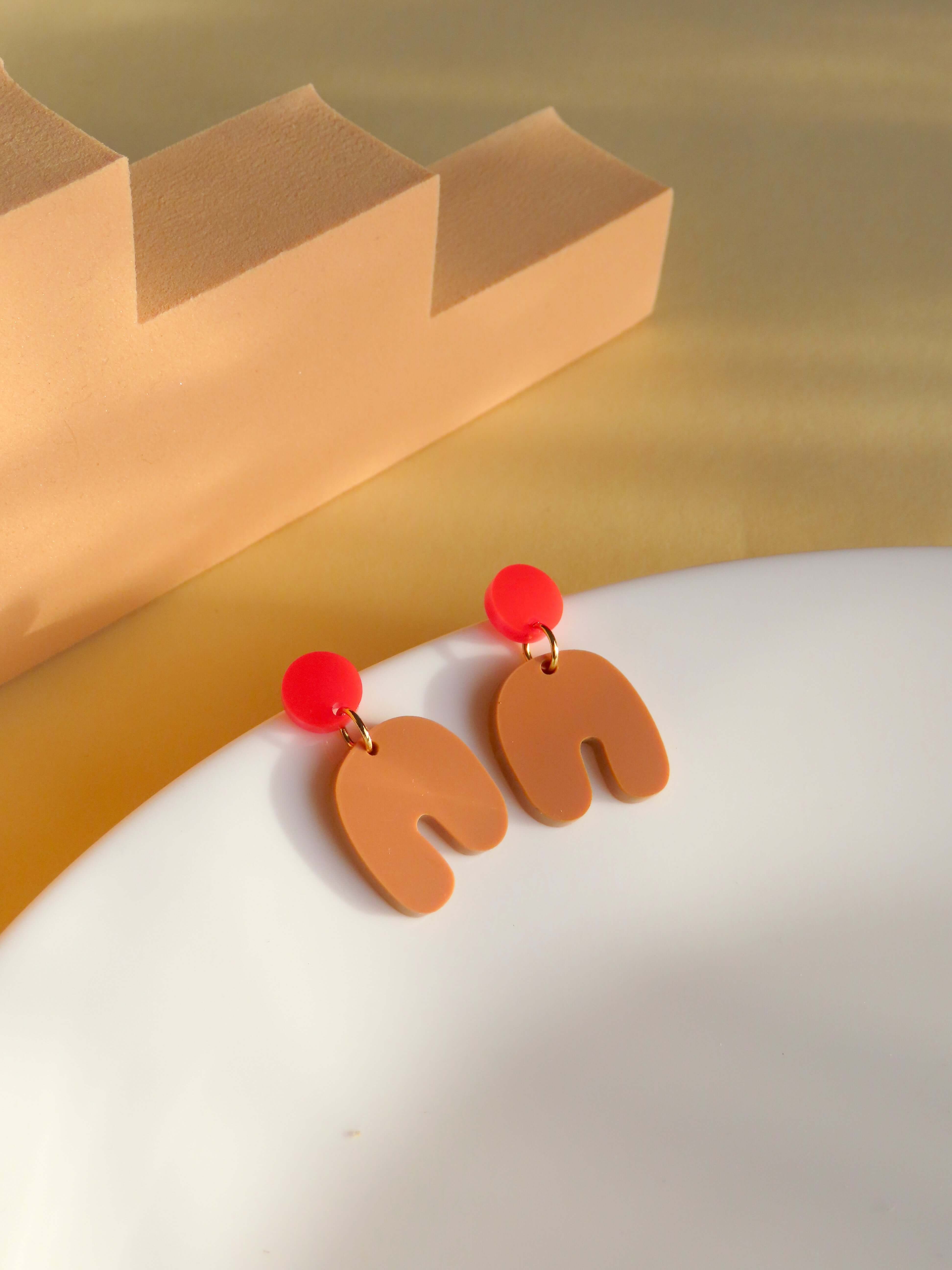 Small Squishy Arch earrings in lilac light yellow