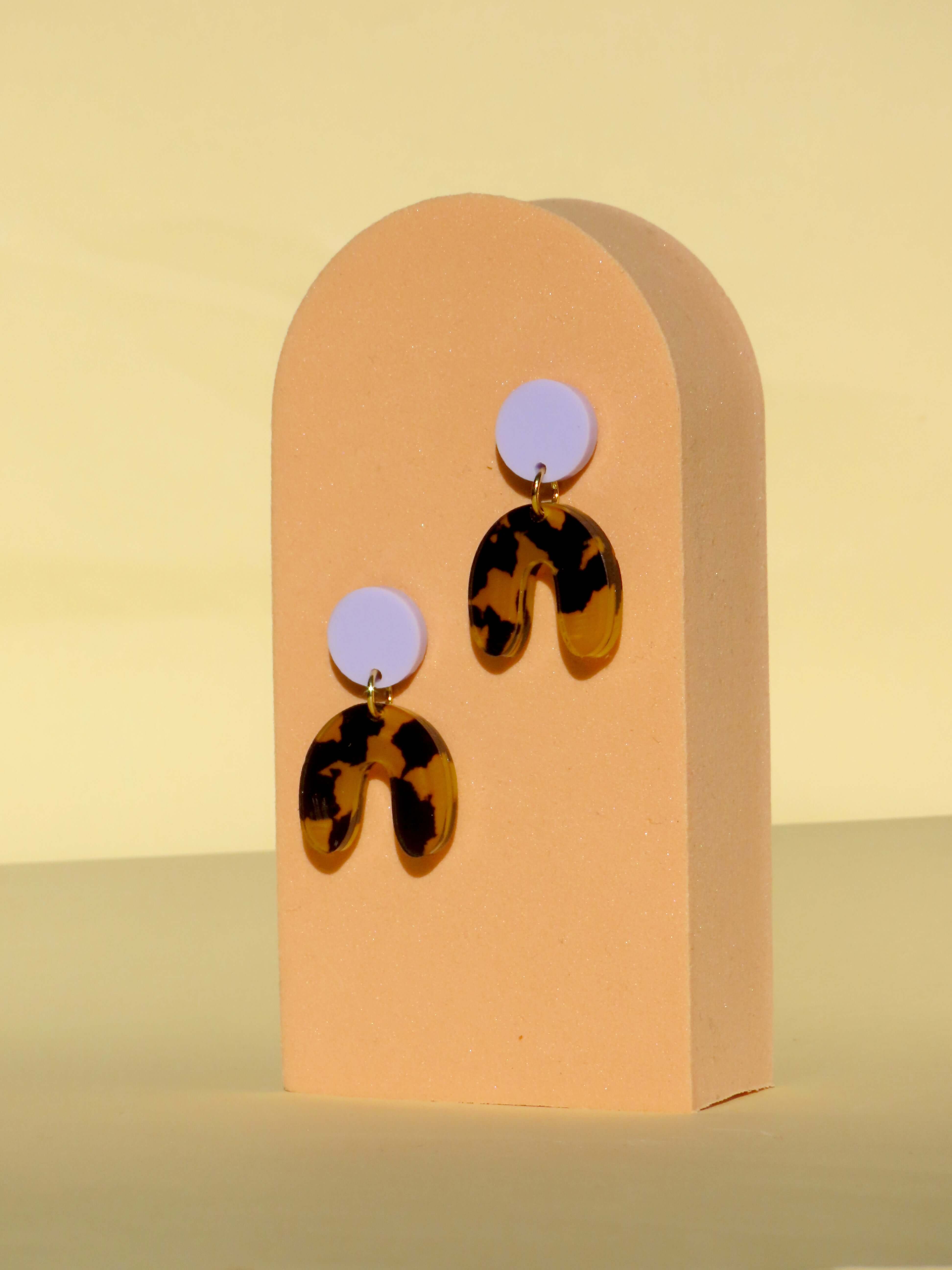 Petites boucles d'oreilles arc arc lilas jaune orange