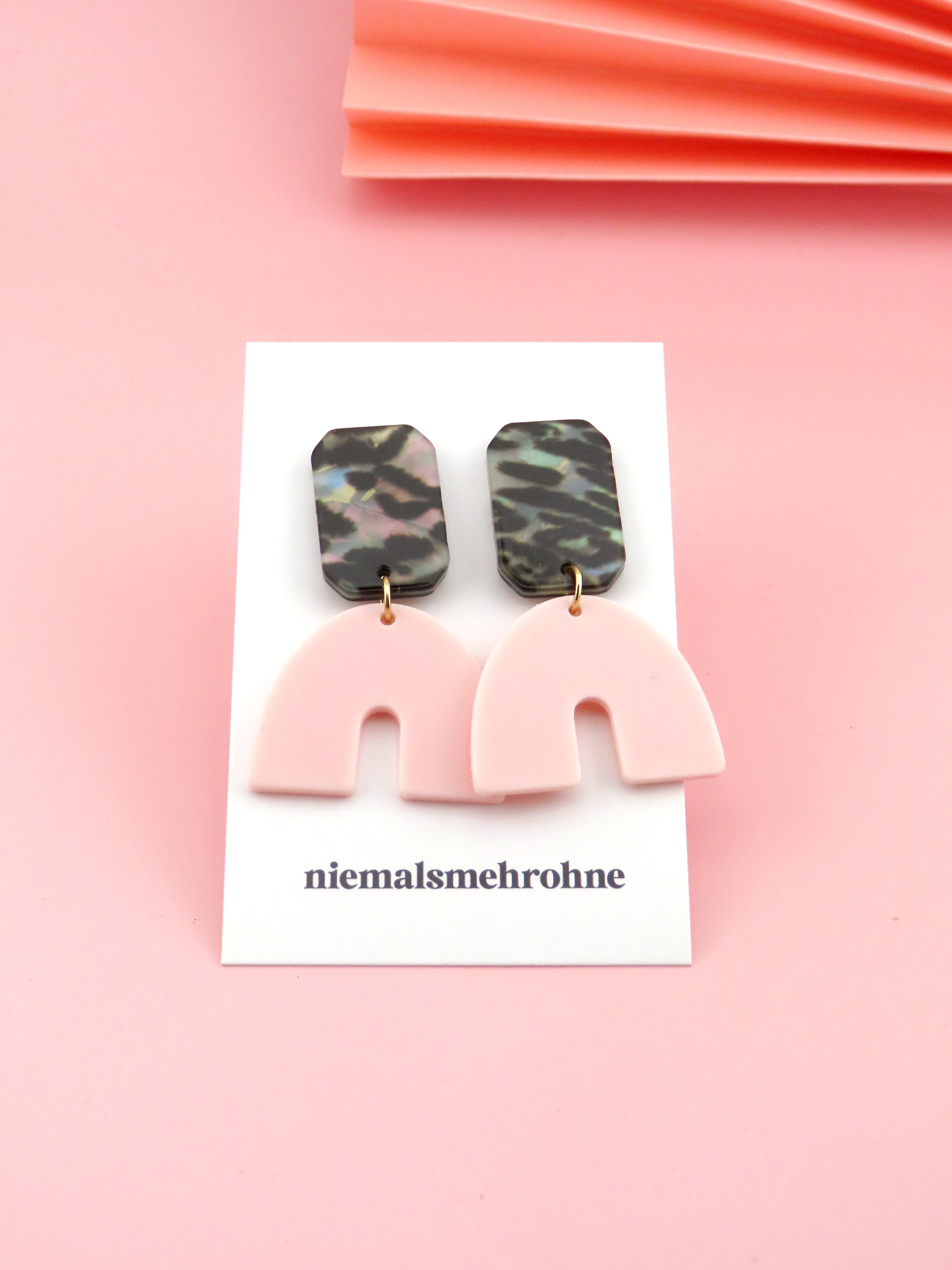 Pink Leo Ohrringe