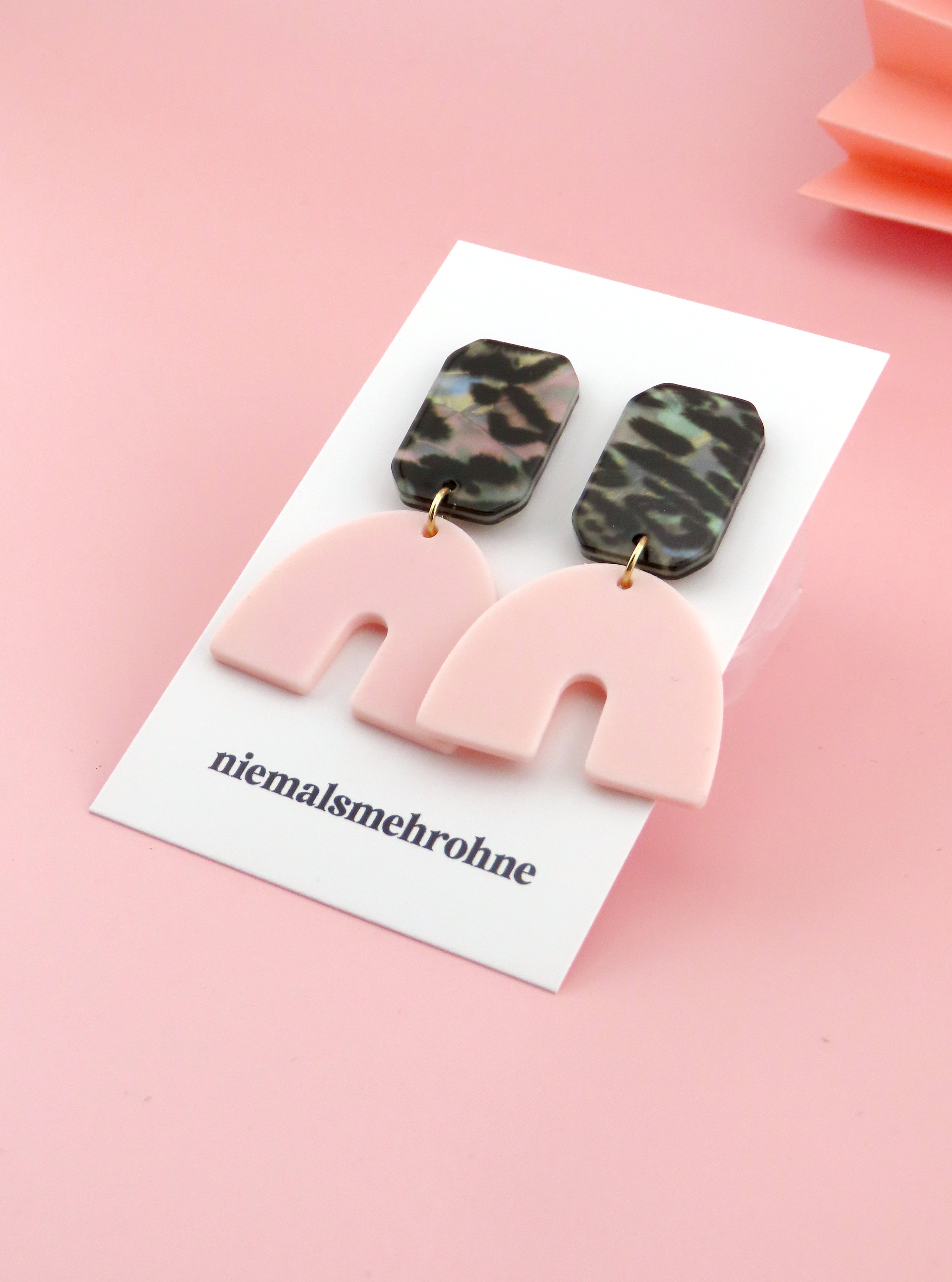 Pink Leo Ohrringe