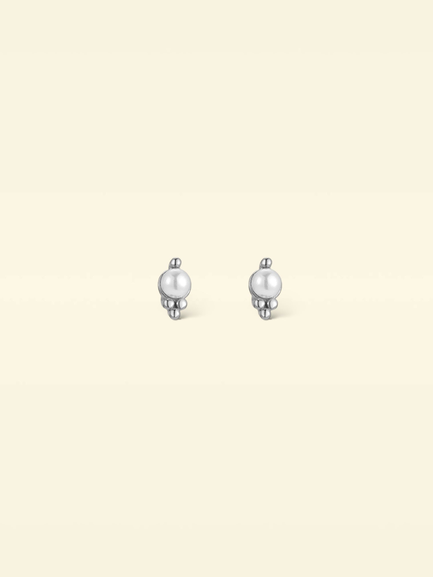 Silberne Pearly Edelstahl Ohrstecker