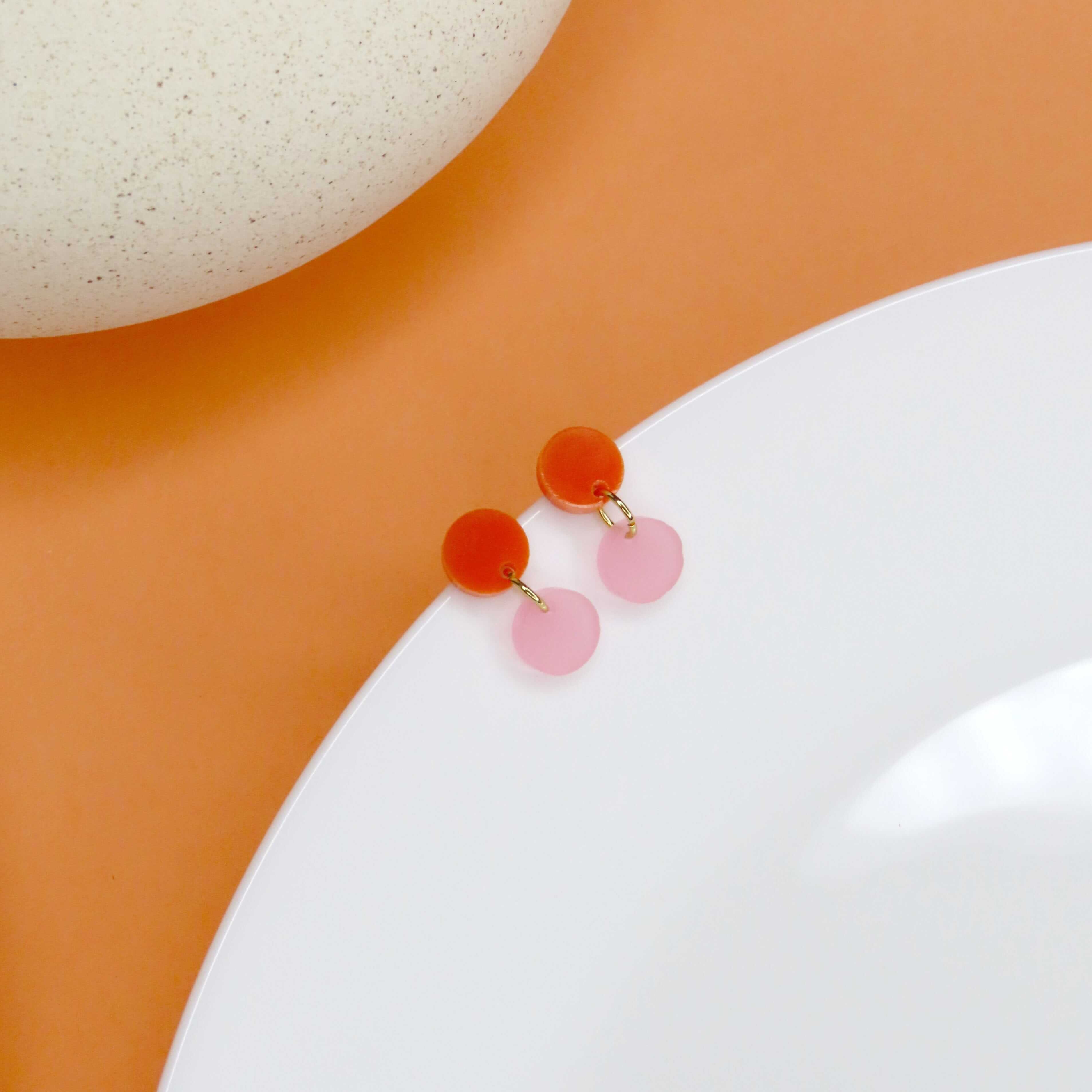 Dotty Acryl Ohrringe in orange eisrosa Ohrringe niemalsmehrohne 