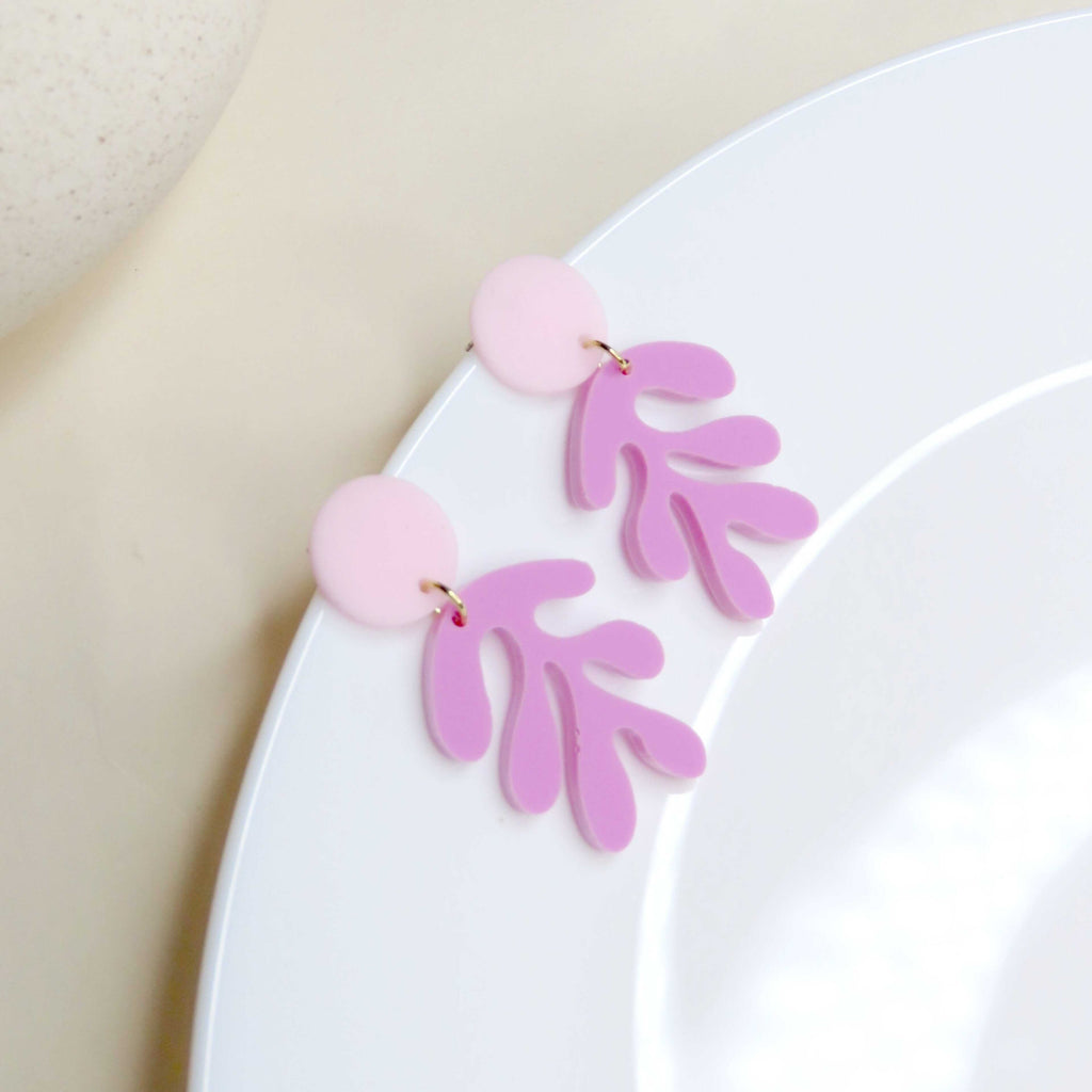 Matisse Florale Ohrringe aus Acryl in violett Ohrringe niemalsmehrohne 