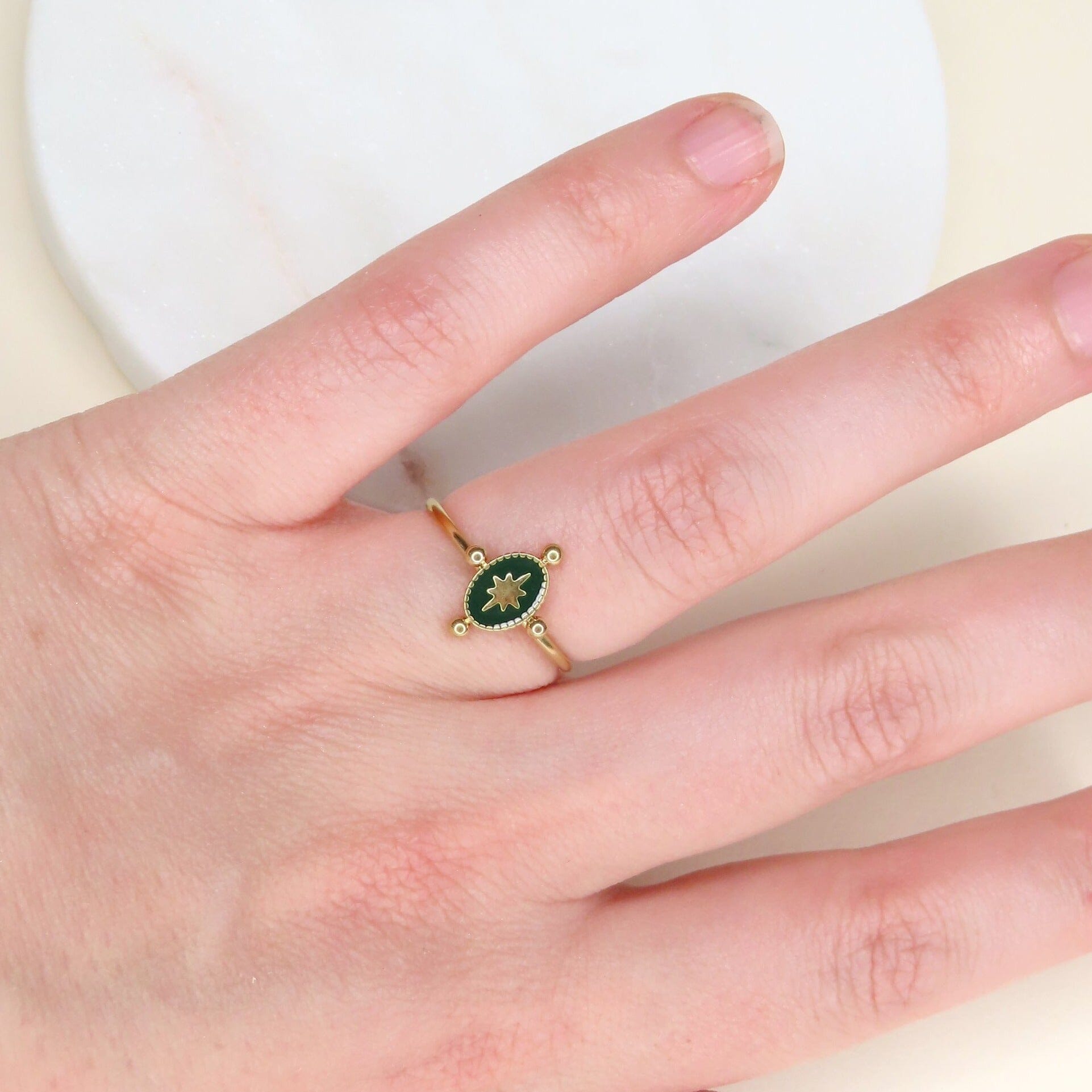 Zarter Messing Ring mit grünem Stern Symbol Ringe niemalsmehrohne 